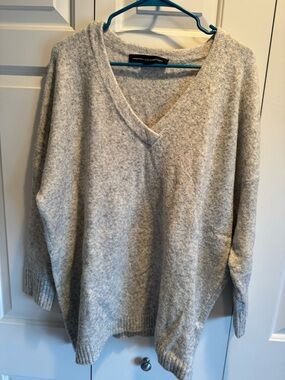French Connection Light Gray V-Neck Pullover Sweater